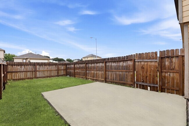 Building Photo - 1230 Grassy View Dr