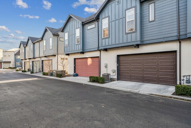 Building Photo - 3369 E Exacta Ln