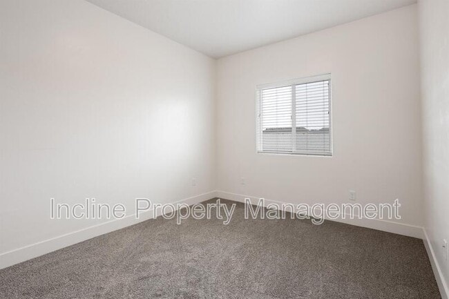 Building Photo - 1389 Northfield Rd