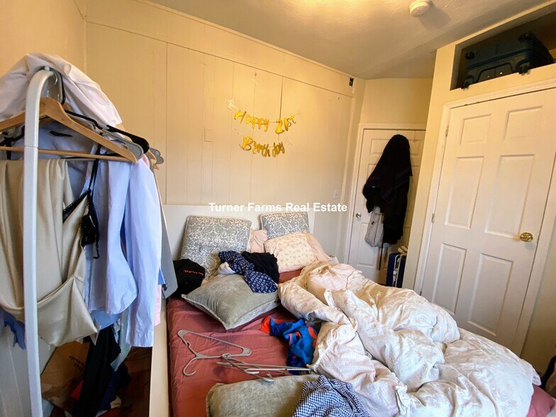 Building Photo - 43 Bay State Rd