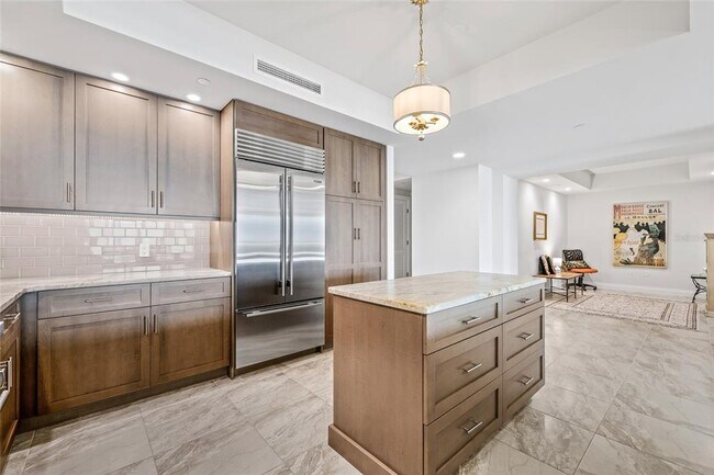 Building Photo - 795 Collany Rd