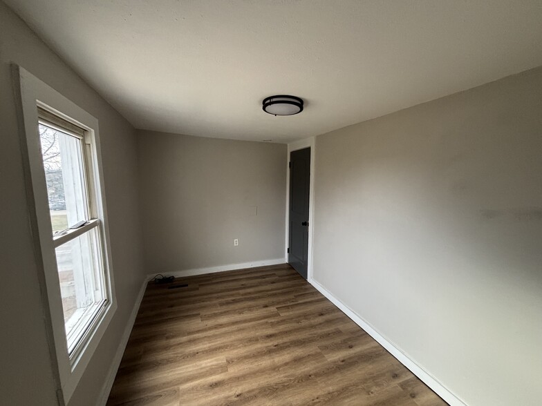 Building Photo - 668 Sullivan St