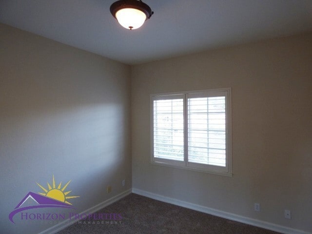 Building Photo - Modern Three-story 5 Bed 3.5 Bath 2,601 sqft Fair Oaks Home