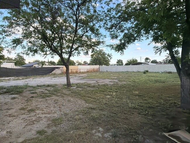 Building Photo - 265 Hudson Dr