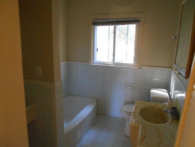 Building Photo - 261 Lerwick Drive