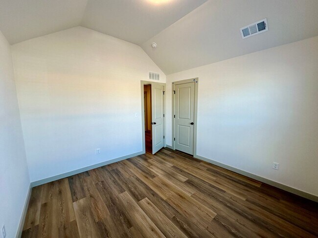 Building Photo - 13507 S 95th E Ave