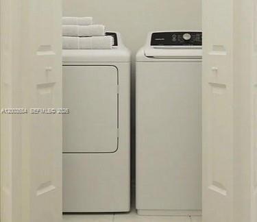 Building Photo - 2877 SE 24th Ct