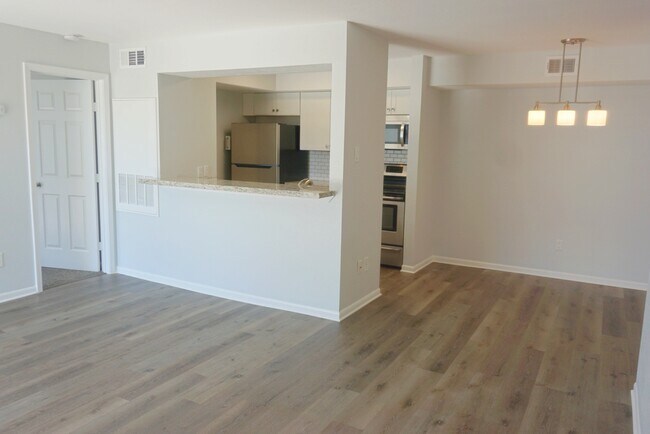 Building Photo - 18617 Egret Bay Blvd
