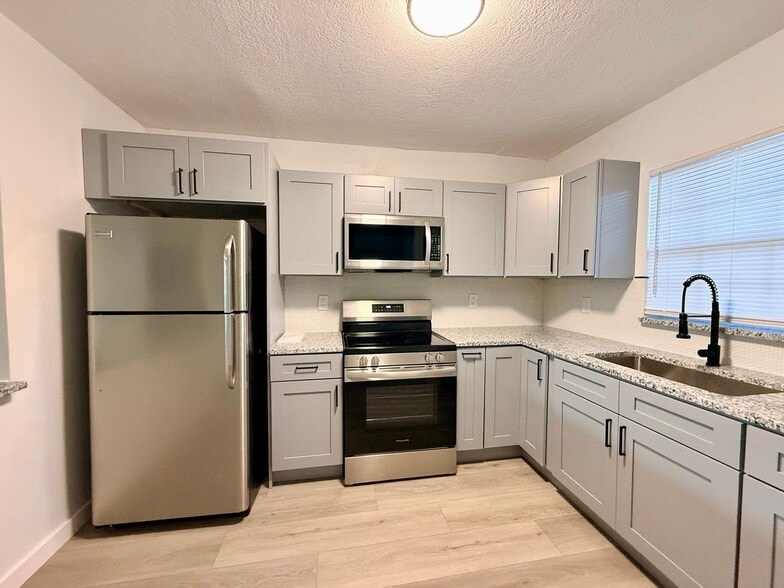 Building Photo - 14417 Americana Cir