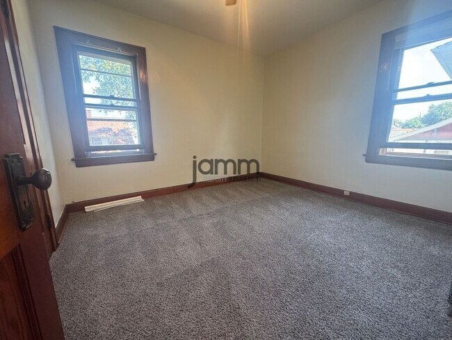 Building Photo - 4347 W 49th St