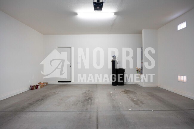 Building Photo - 519 E Rio Pl