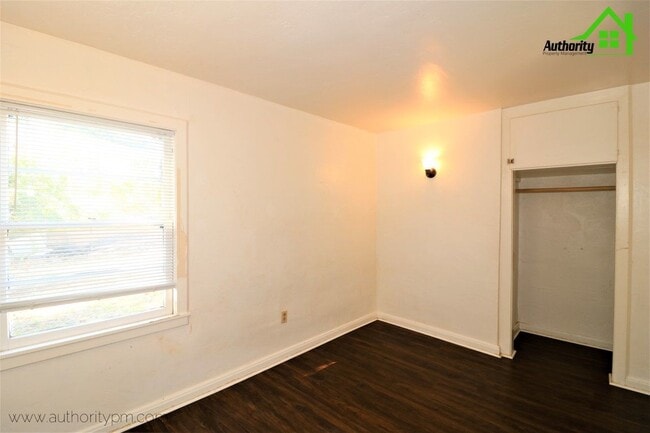 Building Photo - 1141 Magnolia Ave