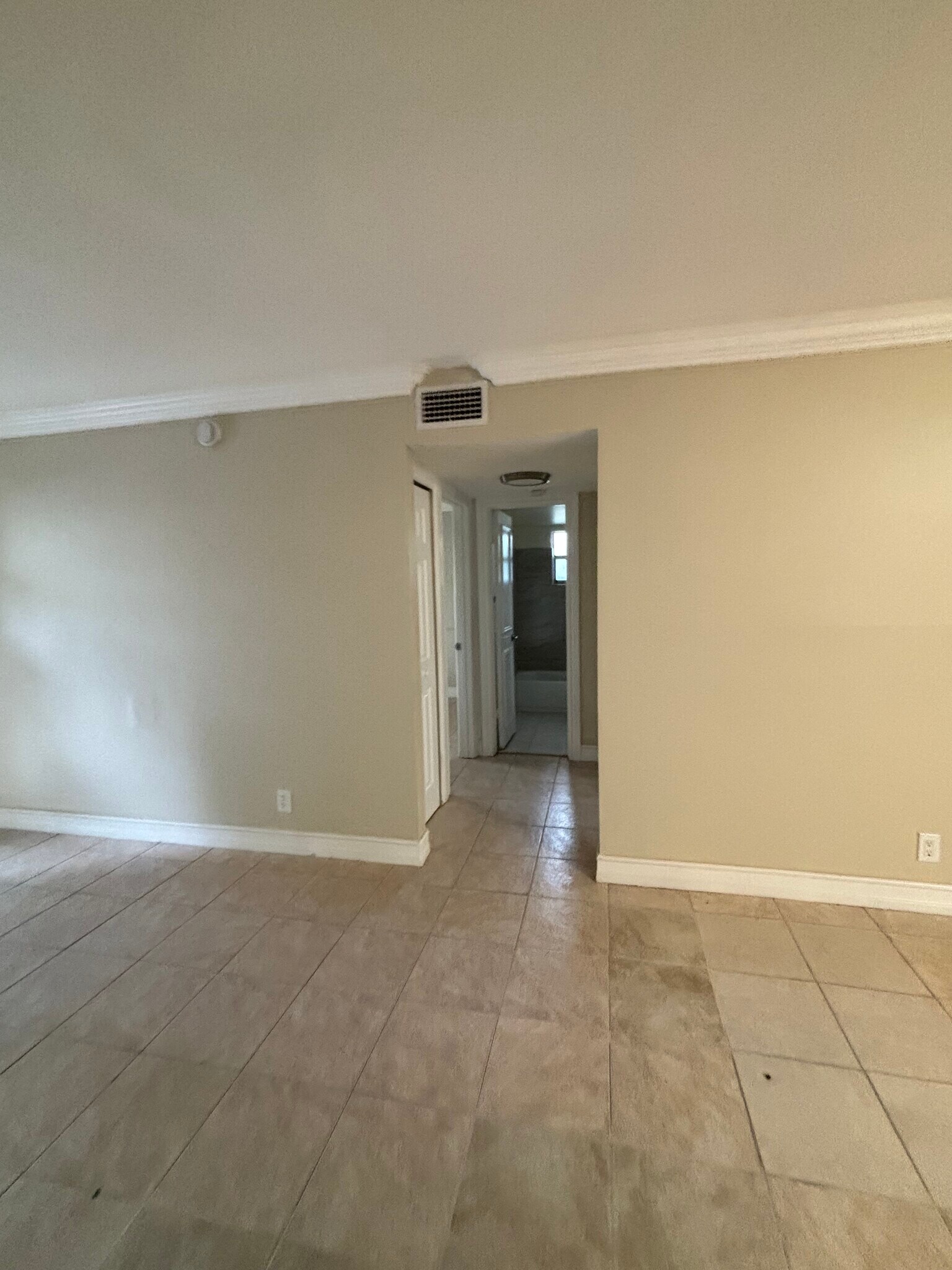 Building Photo - 116 Gardens Dr