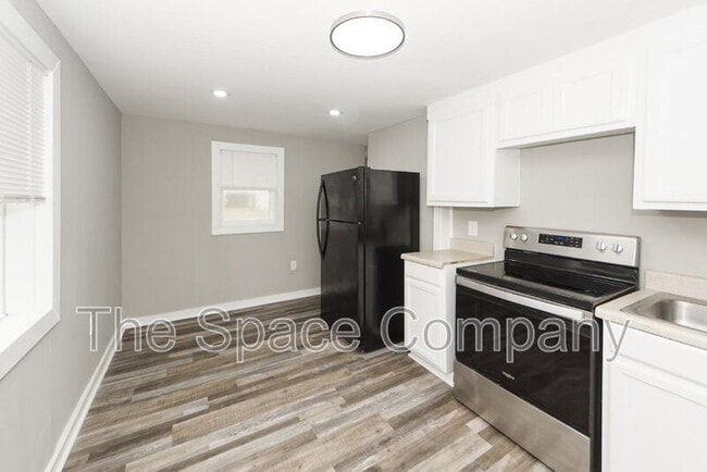 Building Photo - 209 Testament Ln