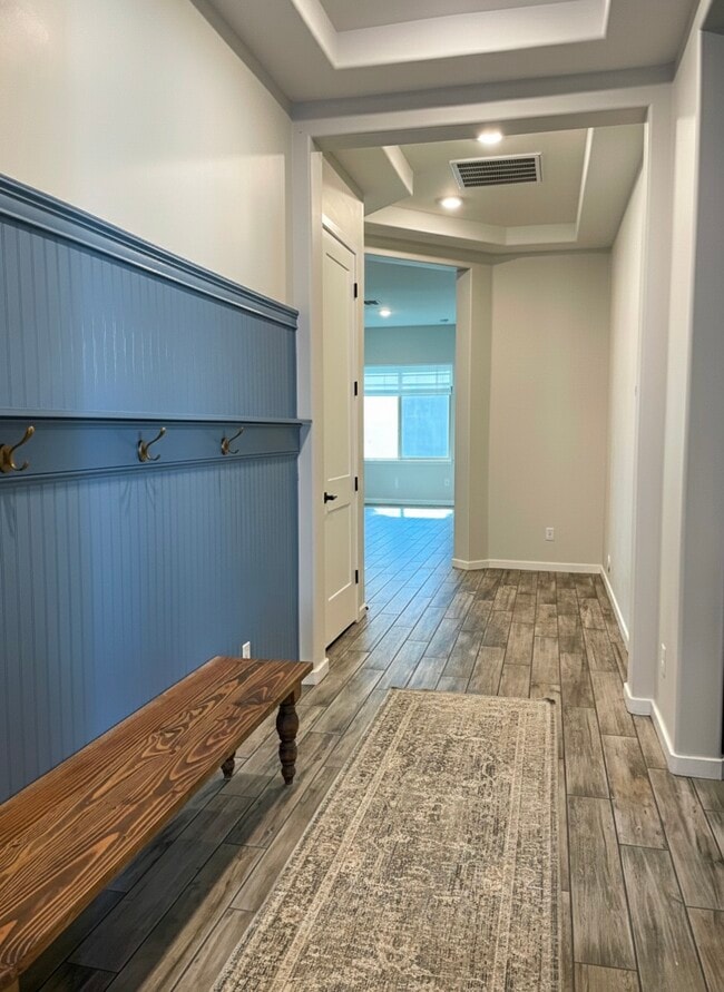 Building Photo - 17243 W Echo Ln