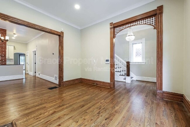 Building Photo - 212 W Irvington Pl