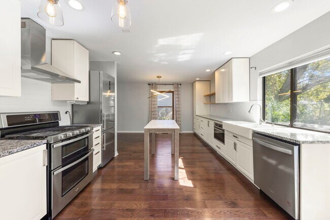 Building Photo - 1416 Sunnybrook Dr