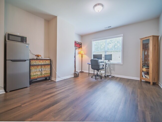 Building Photo - 4190 La Crema Dr