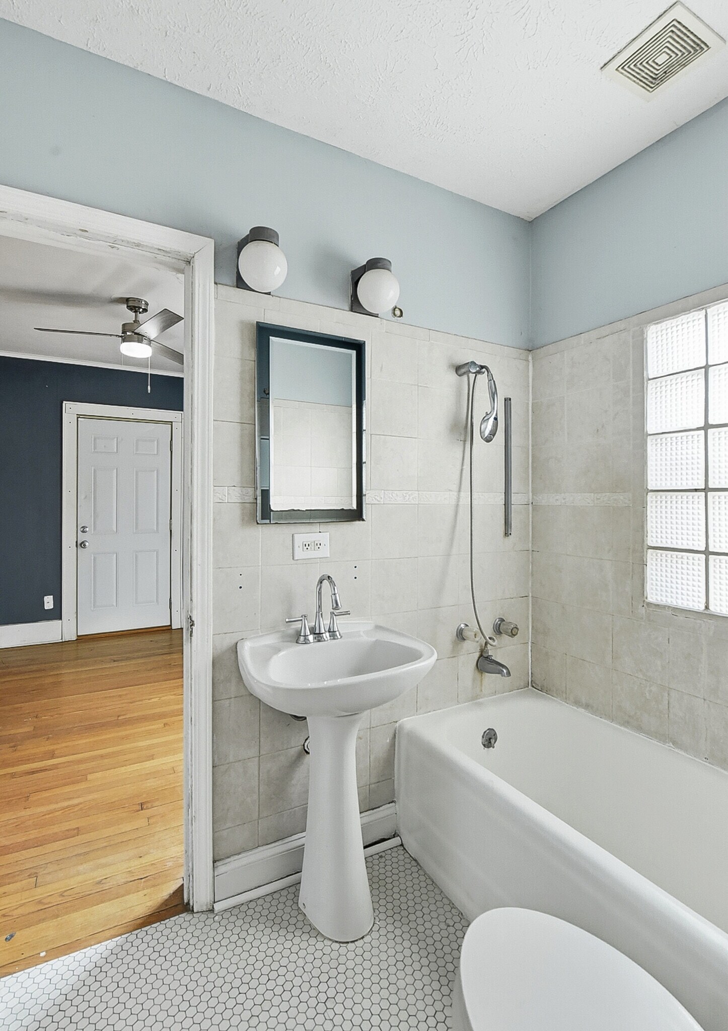 Building Photo - 4709 Shirley St