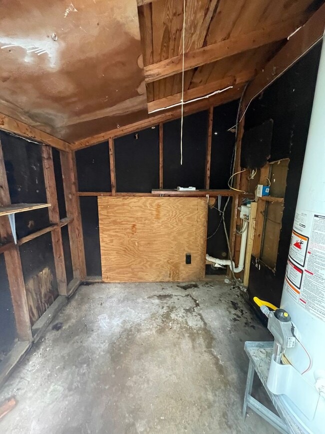 Building Photo - ** 3 Bed 1 Bath located in Grove Hill Esta...