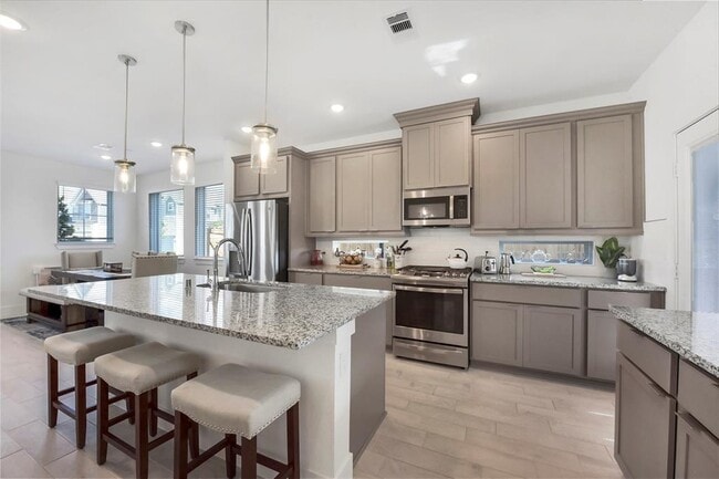 Building Photo - 10062 Rosette Dr