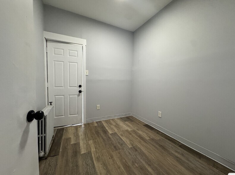 Building Photo - 173 Wegman Pky