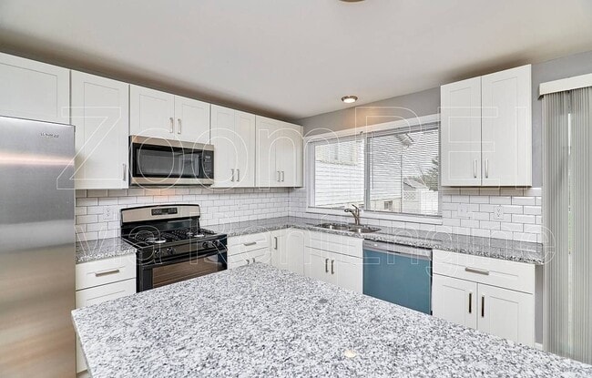 Building Photo - 7006 Shelton Ct