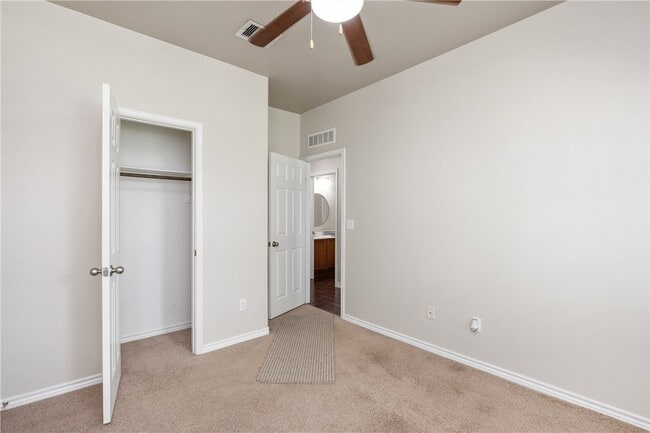 Building Photo - 3643 WL Breeding Dr