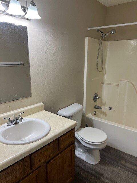 Building Photo - "Charming 3-Bedroom with 2 Full Baths in F...