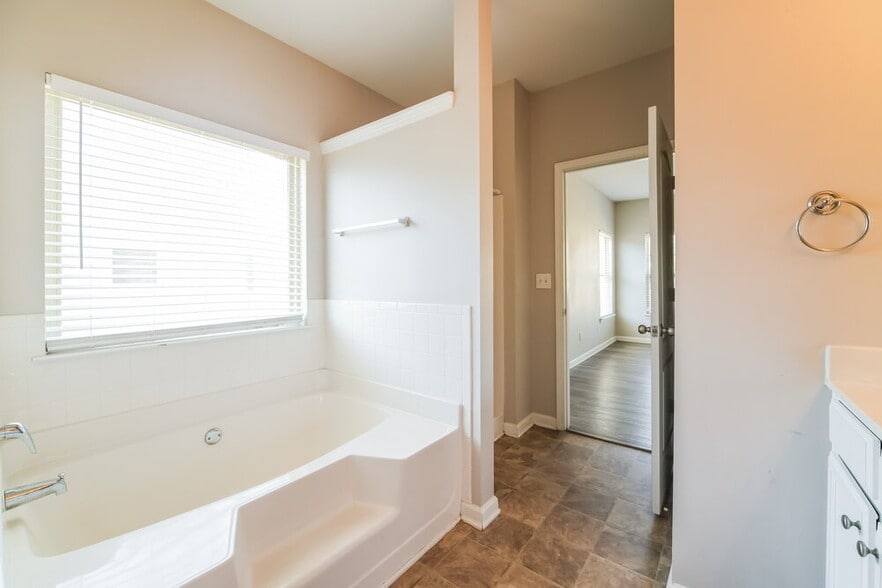 Building Photo - 3732 Humber Ct