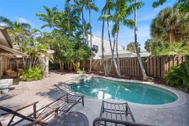 Building Photo - 3308 NE 16th Pl