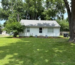 Building Photo - 2 bedroom, 1 bath house