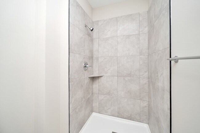 Building Photo - Beautiful New 4bd/2bath -Don’t Miss This!