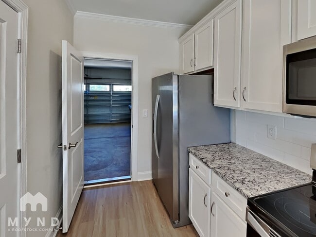 Building Photo - 158 Brixham Lp