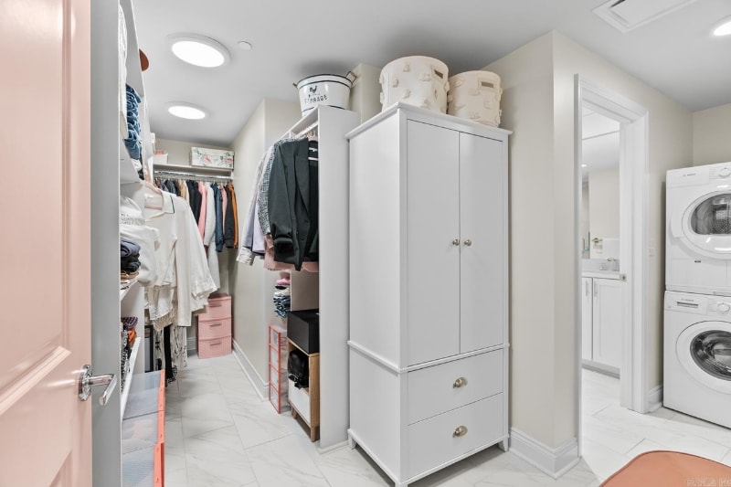 Building Photo - 3700 Cantrell Rd