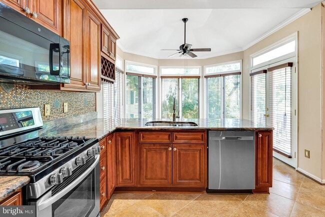 Building Photo - 21102 Raintree Ct