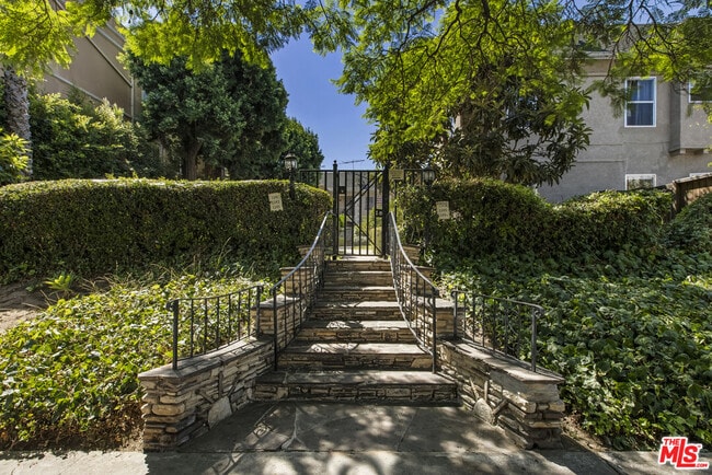 Building Photo - 1147 Westmoreland Ave