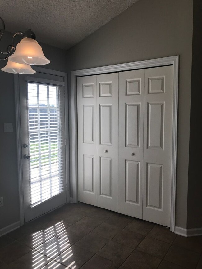 Building Photo - Olive Branch - 3 Bedroom, 2 Full bath Split Plan with Patio and Wood Privacy Fenced in Yard - Ove...