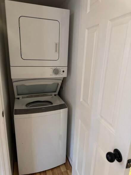 In unit washer/dryer - 3626 N 37th St