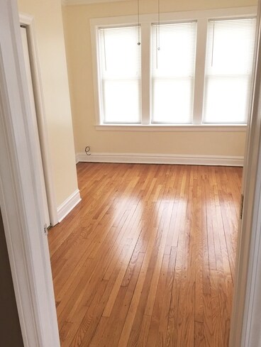 Building Photo - 3538 W Grace St