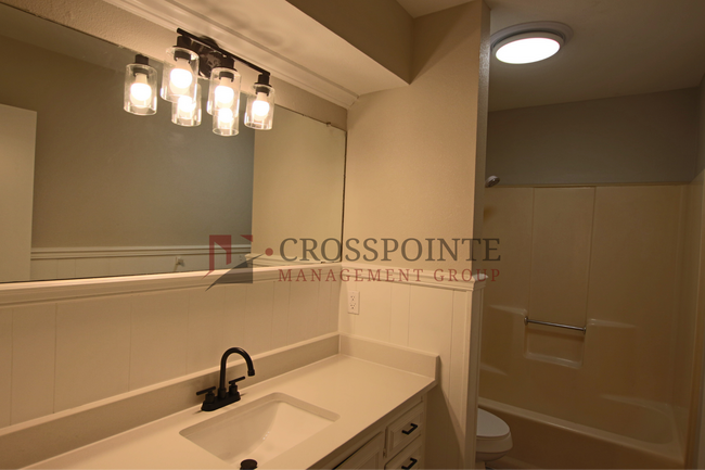 Building Photo - Aberdeen Duplex - 4309/4313 SERIES 308