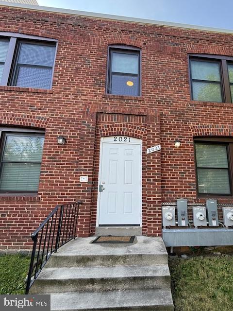 Building Photo - 2021 E St NE