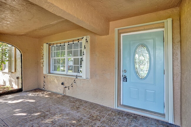 Building Photo - 22335 Boulder St