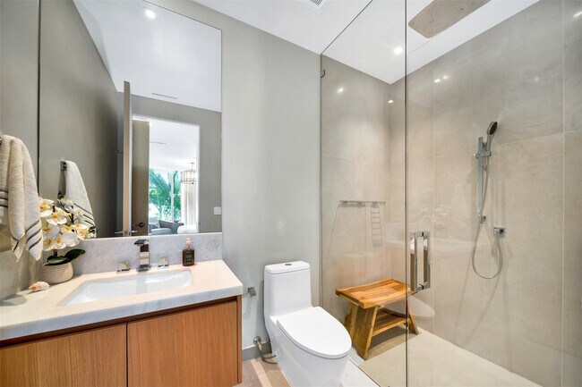 Building Photo - 2311 SE 17th St