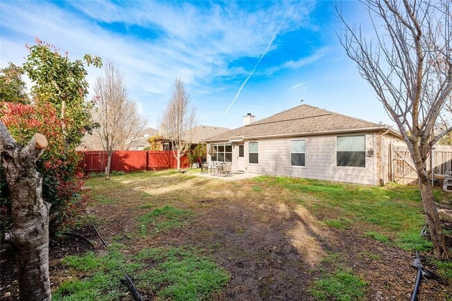 Building Photo - 2920 Collingwood Dr