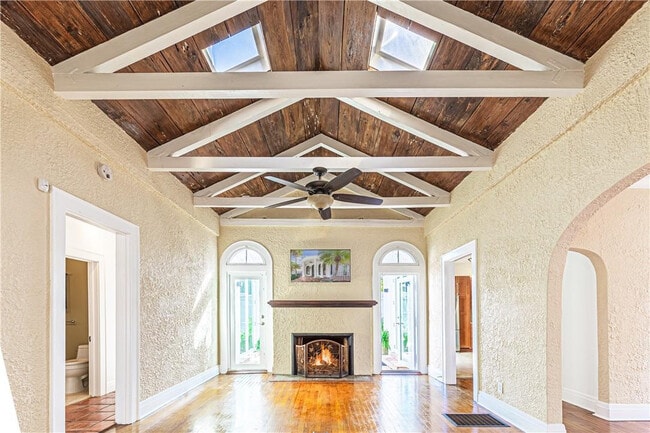 Building Photo - 1220 SE 2nd St