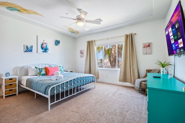 Building Photo - 3 BR + Bonus, Fully furnished, Includes Ut...