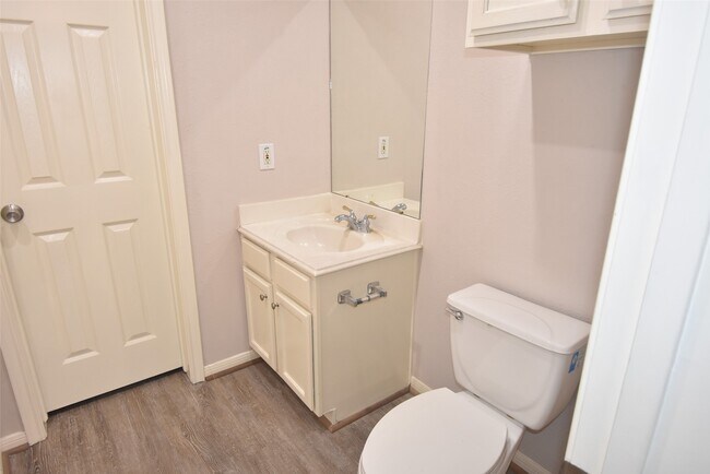 Building Photo - 12565 Melville Dr