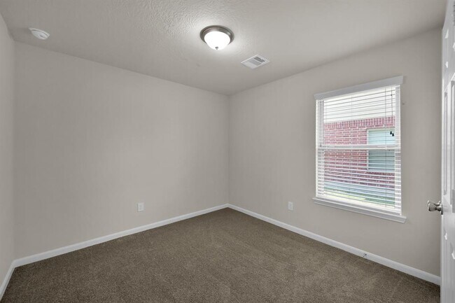 Building Photo - 1115 Littleton Ct
