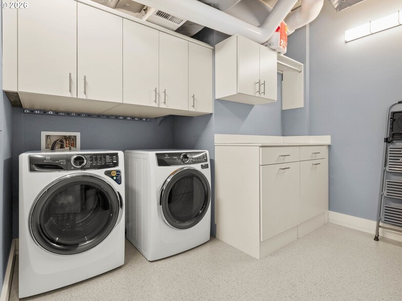 Building Photo - 311 NW 12th Ave